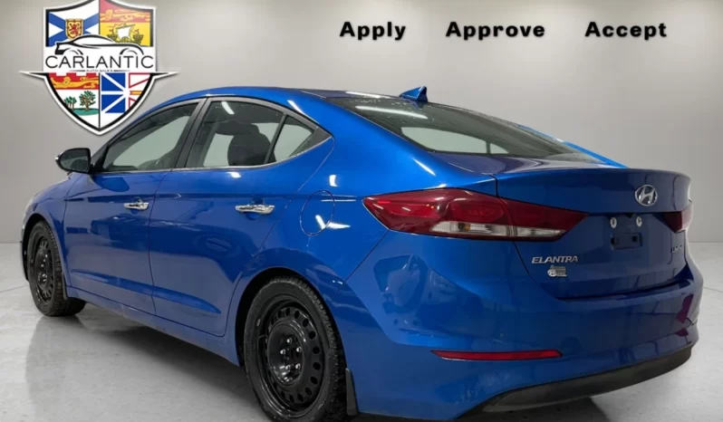 
								2017 Hyundai Elantra Limited  38,000 km $19,999 full									