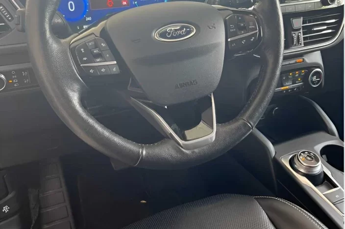 
								2021 Ford Escape SEL  $26,999 full									