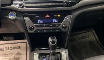 
									2017 Hyundai Elantra Limited  38,000 km $19,999 full								