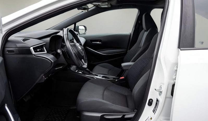 
								2021 Toyota Corolla LE full									