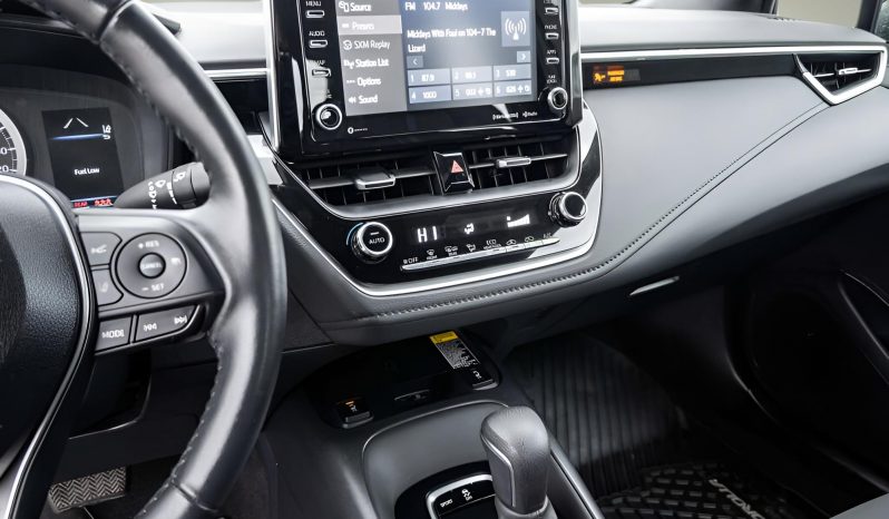 
								2021 Toyota Corolla LE full									
