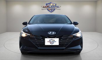 
									2022 Hyundai Elantra Preferred full								