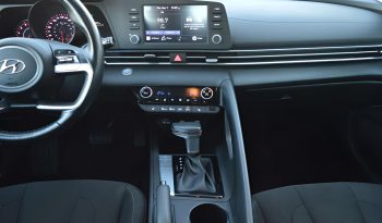 
									2022 Hyundai Elantra Preferred full								