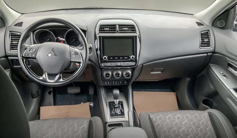 
								2021 Mitsubishi RVR SE full									