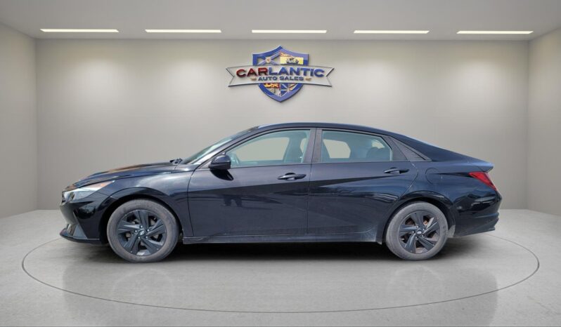 
								2022 Hyundai Elantra SEL full									