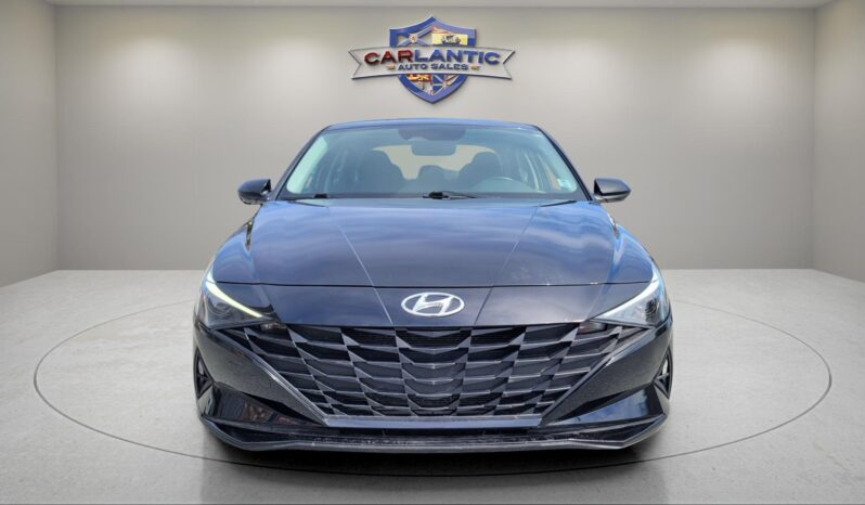 
								2022 Hyundai Elantra SEL full									