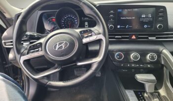 
									2022 Hyundai Elantra SEL full								