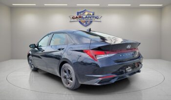 
									2022 Hyundai Elantra SEL full								
