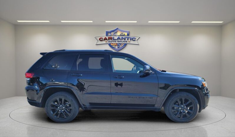 
								2020 Jeep Grand Cherokee Laredo full									