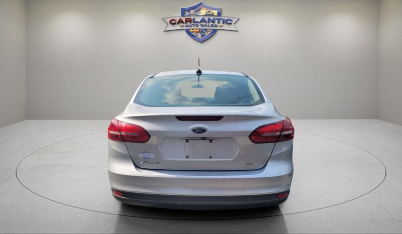 
								2017 Ford Focus SE full									
