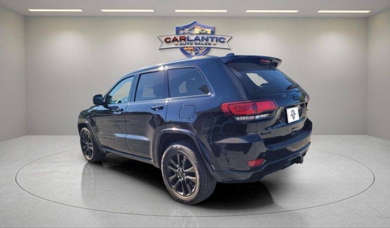 
								2020 Jeep Grand Cherokee Laredo full									