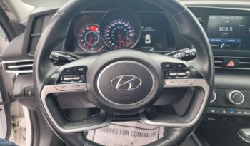 
									2022 Hyundai Elantra SEL full								