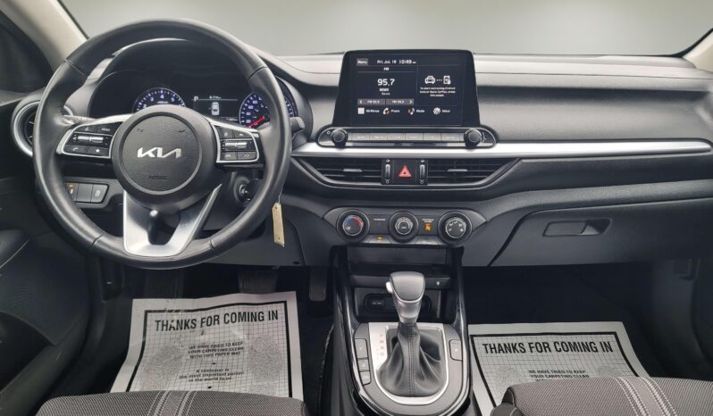 
								2023 Kia Forte LXS full									