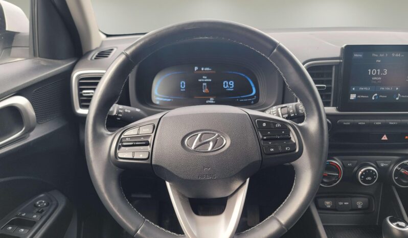 
								2023 Hyundai Venue SEL full									