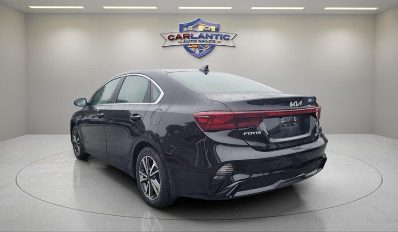 
								2023 Kia Forte LXS full									