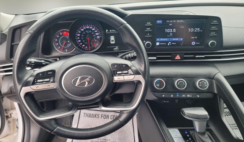 
								2022 Hyundai Elantra SEL full									