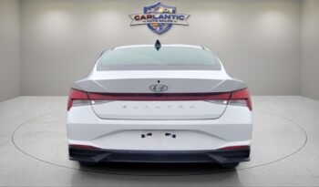 
									2022 Hyundai Elantra SEL full								