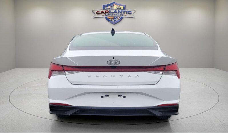 
								2022 Hyundai Elantra SEL full									