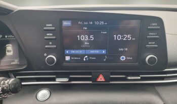 
									2022 Hyundai Elantra SEL full								