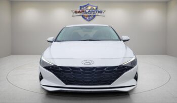 
									2022 Hyundai Elantra SEL full								