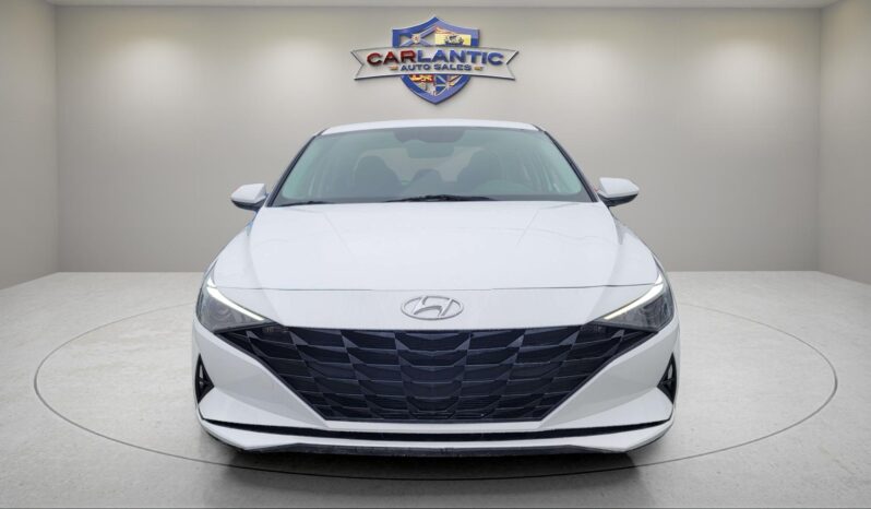 
								2022 Hyundai Elantra SEL full									