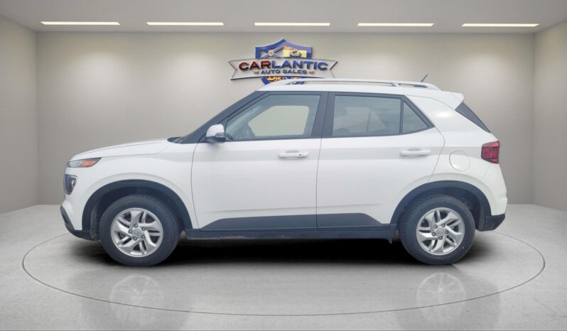 
								2023 Hyundai Venue SEL full									