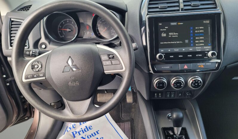 
								2021 Mitsubishi RVR SE 4WD full									