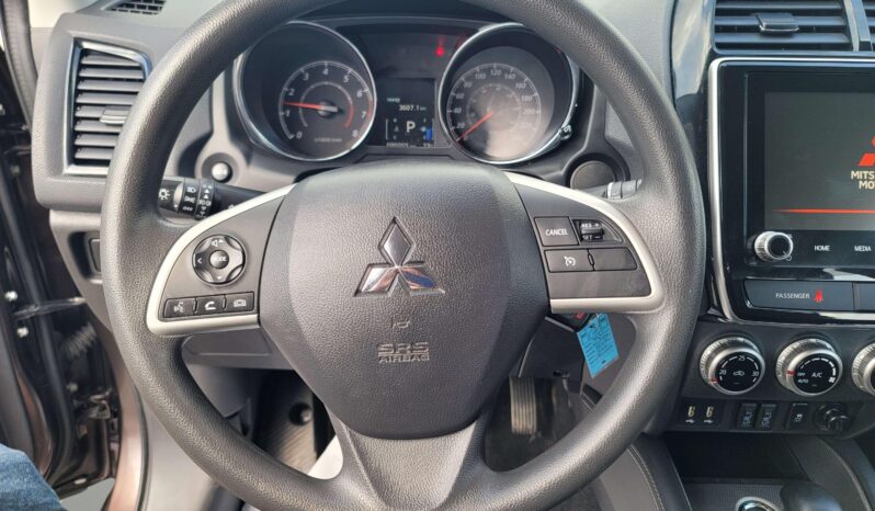 
								2021 Mitsubishi RVR SE 4WD full									