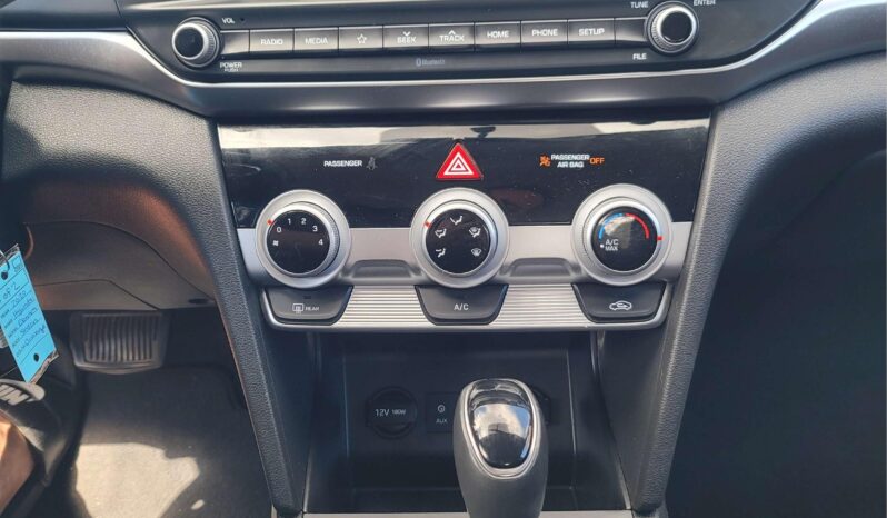 
								2020 Hyundai Elantra Limited full									