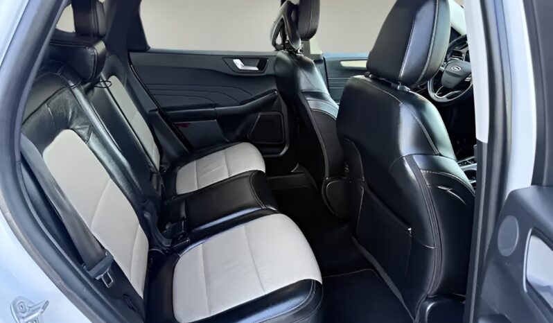 
								2021 Ford Escape Titanium Hybrid full									