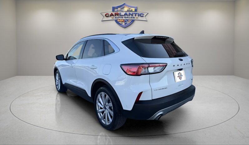
								2021 Ford Escape Titanium Hybrid full									