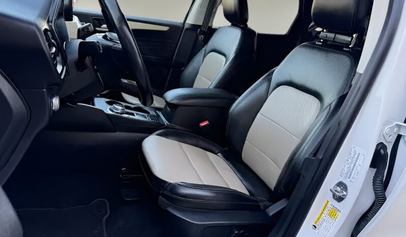 
								2021 Ford Escape Titanium Hybrid full									