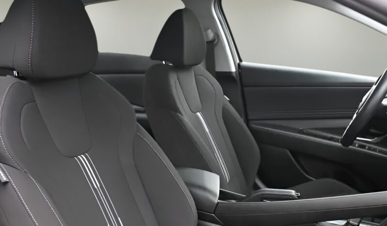 
2023 Hyundai Elantra Preferred full									