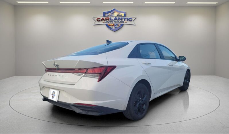 
2023 Hyundai Elantra Preferred full									