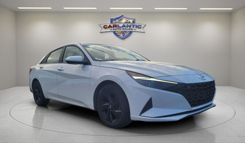 
2023 Hyundai Elantra Preferred full									