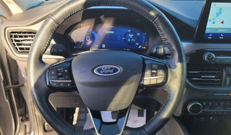 
2021 Ford Escape Hybrid Titanium full									