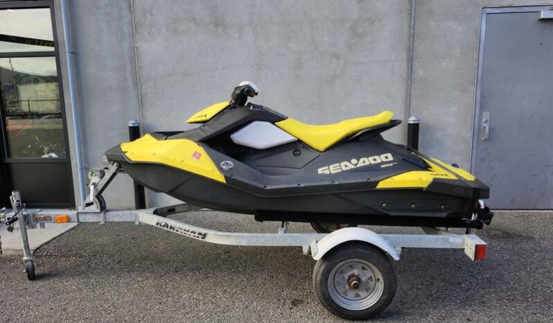 2017 Sea-Doo SPARK™ 2-up Rotax full