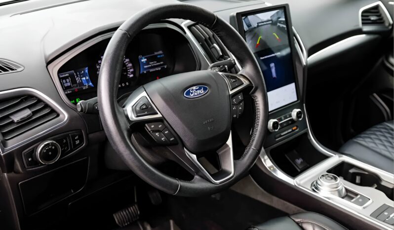 
								2024 Ford Edge Titanium full									