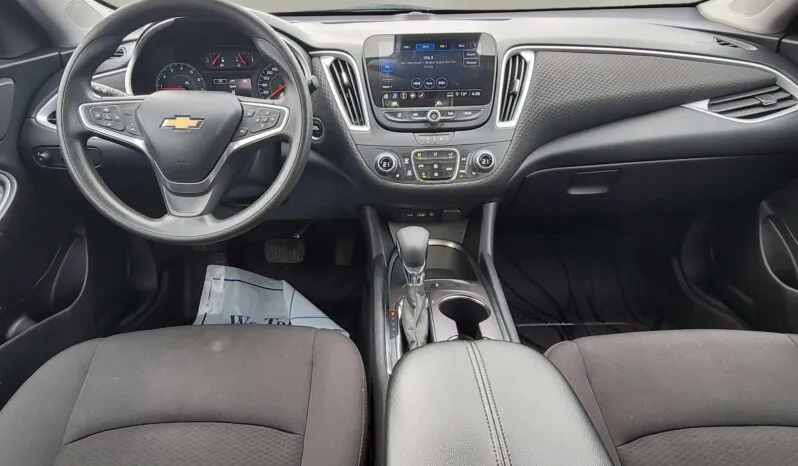 
2023 Chevrolet Malibu LT full									