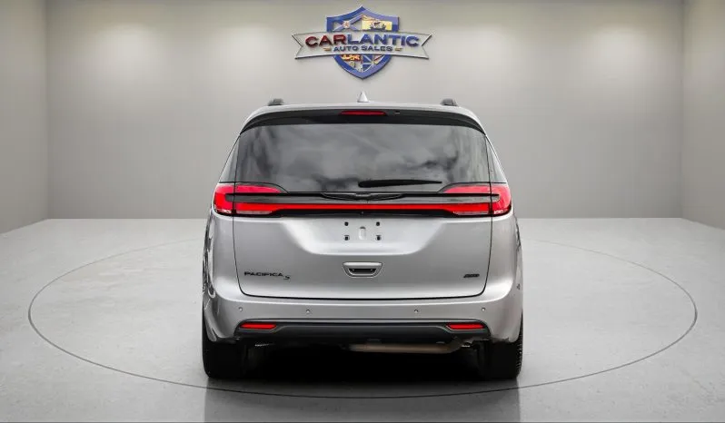 
2021 Chrysler Pacifica Touring full									