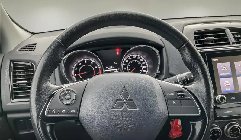 
2021 Mitsubishi RVR SE full									