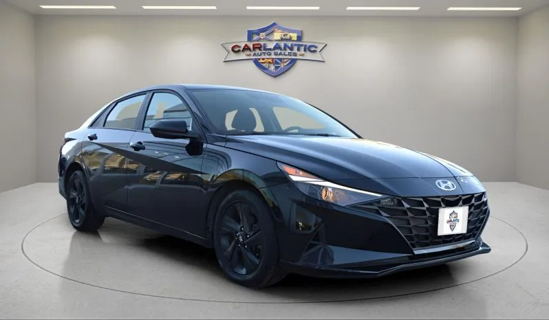 
2022 Hyundai Elantra Preferred full									