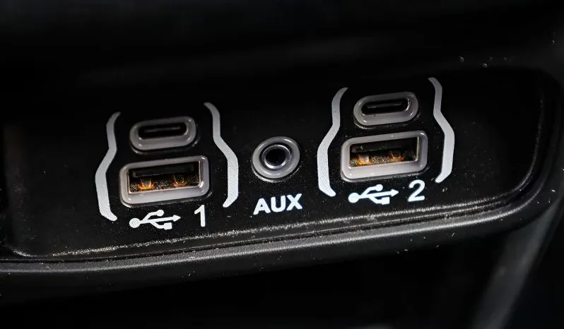 
2021 Chrysler Pacifica Touring full									