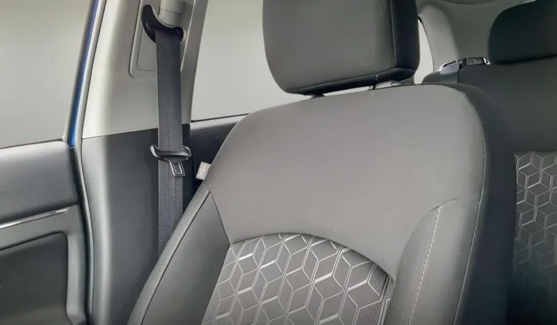 
2021 Mitsubishi RVR SE full									