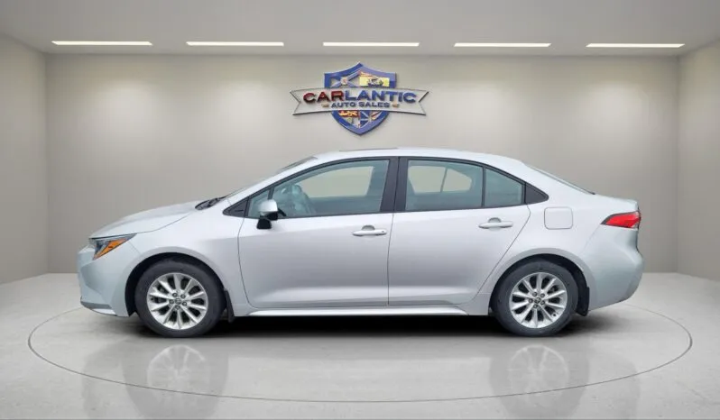 
2022 Toyota Corolla LE full									