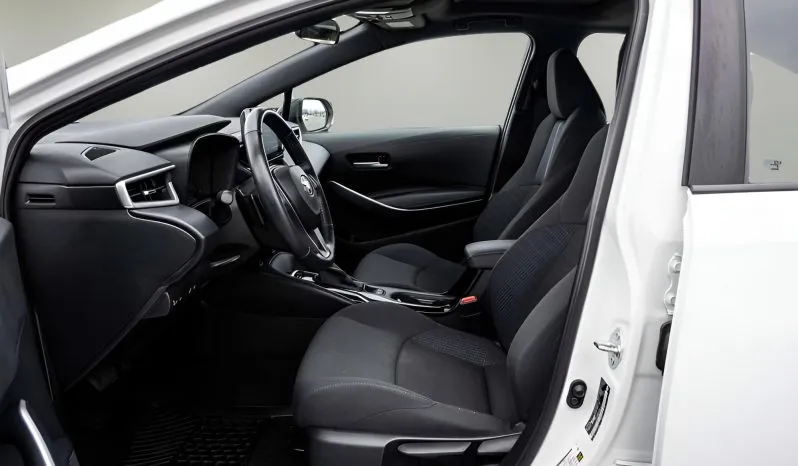 
2021 Toyota Corolla LE full									