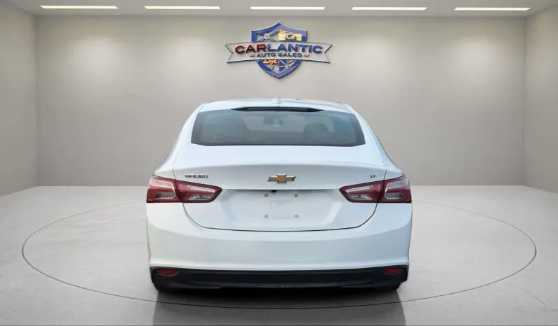 
2022 Chevrolet Malibu LT full									