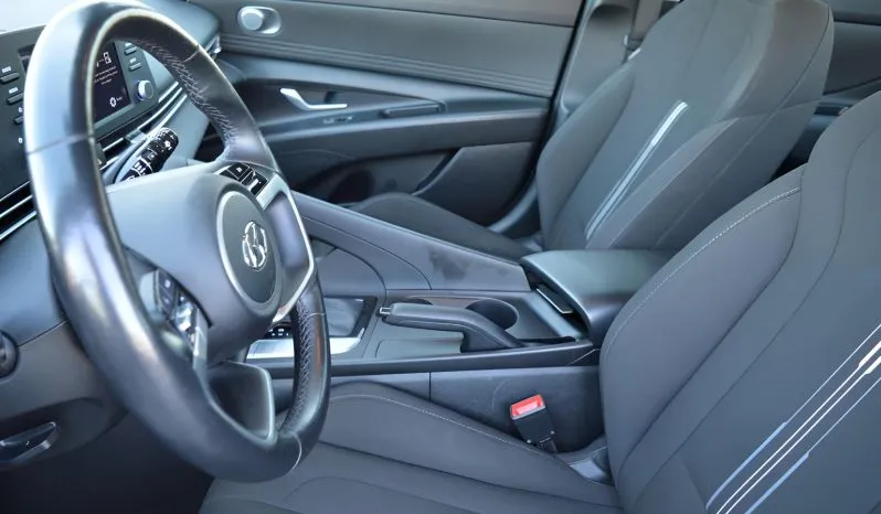 
2022 Hyundai Elantra Preferred full									