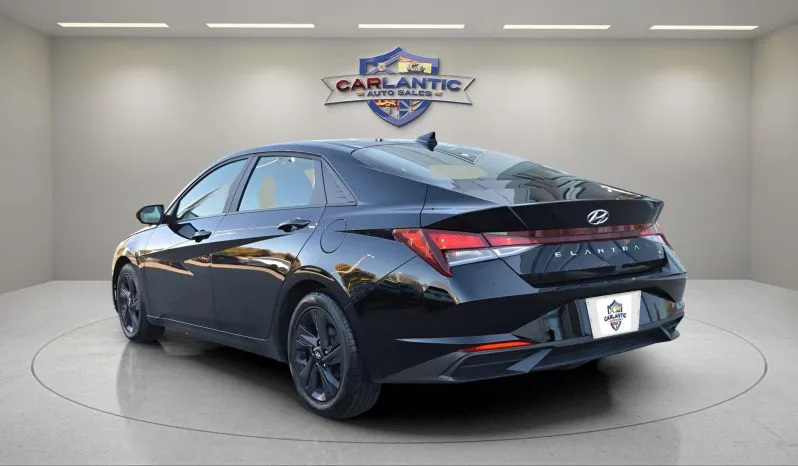 
2022 Hyundai Elantra Preferred full									