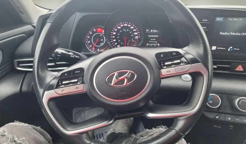 
2021 Hyundai Elantra SEL full									